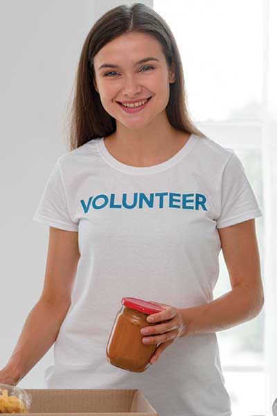 volunteer01.jpg